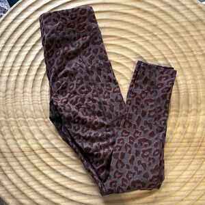 Pact animal print active leggings
